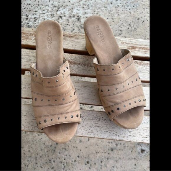 Beige Studded Open-Toe Suede Clogs Suzzato Women's Size 9 - Picture 1 of 9